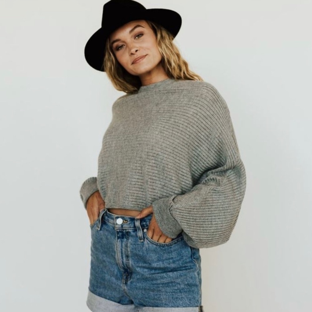 Ribbed Crop light Weight Sweater